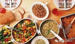 爆料亿华打包剩菜原视频,真实还原餐饮浪费现象