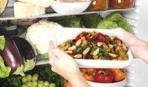 爆料亿华打包剩菜原视频,真实还原餐饮浪费现象